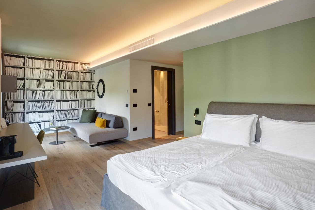 Junior Suite mit Balkon und Poolblick